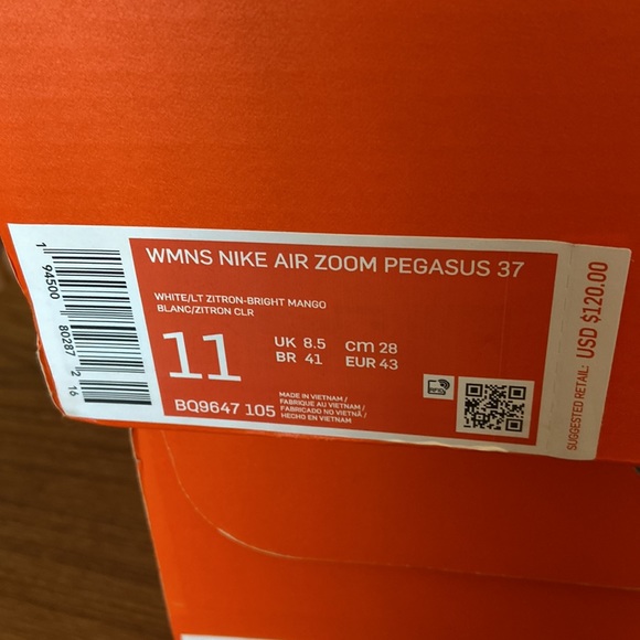 New in box Nikes for running - Picture 2 of 2